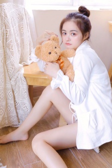 鬓边不是海棠红